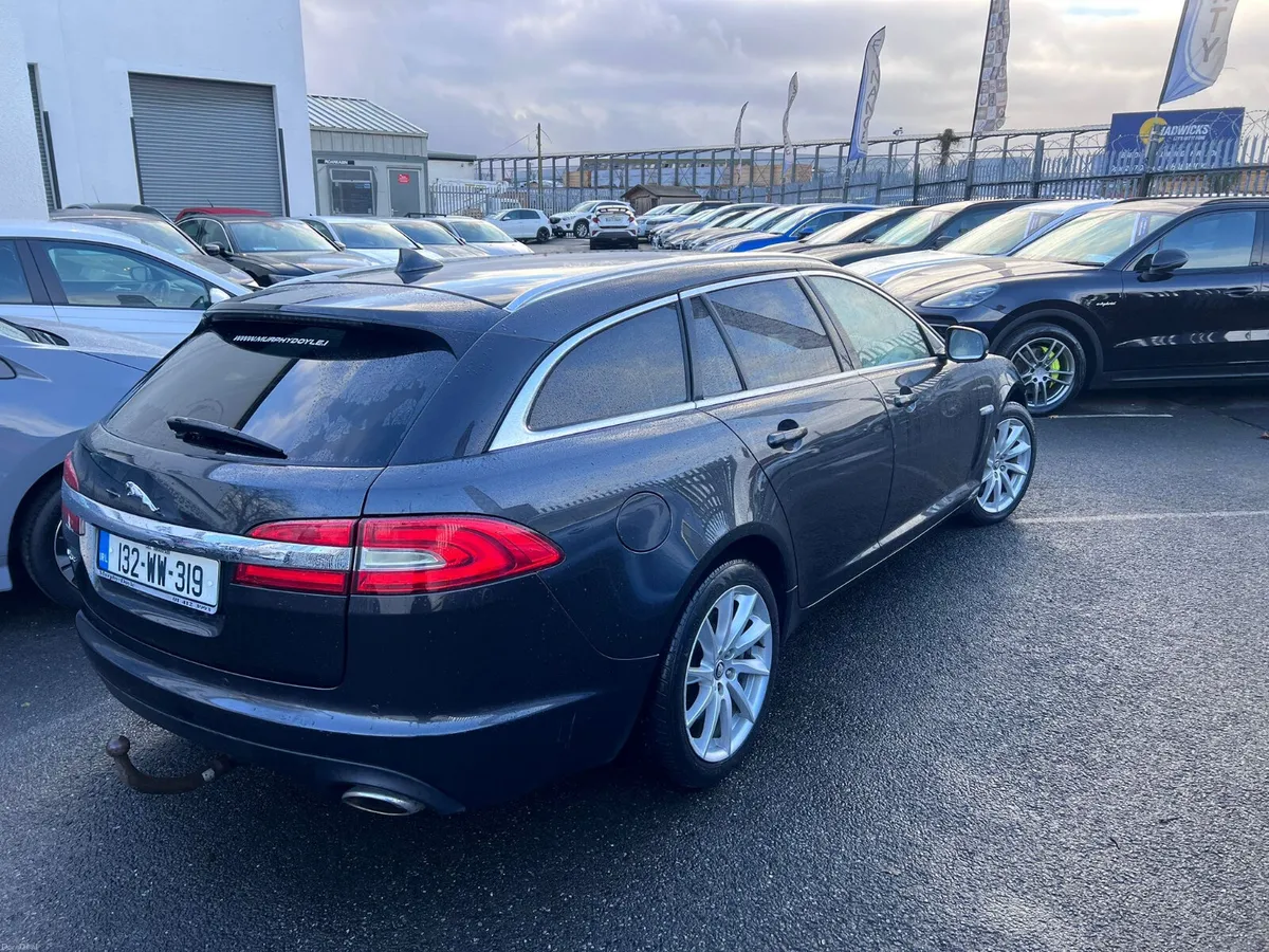 13 Jaguar XF Diesel Automatic - Image 6