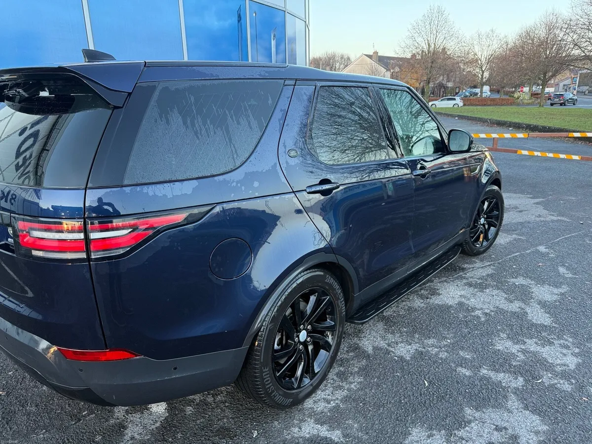 Land Rover Discovery 2017 HSE  3.0 V6 7 Seater - Image 3