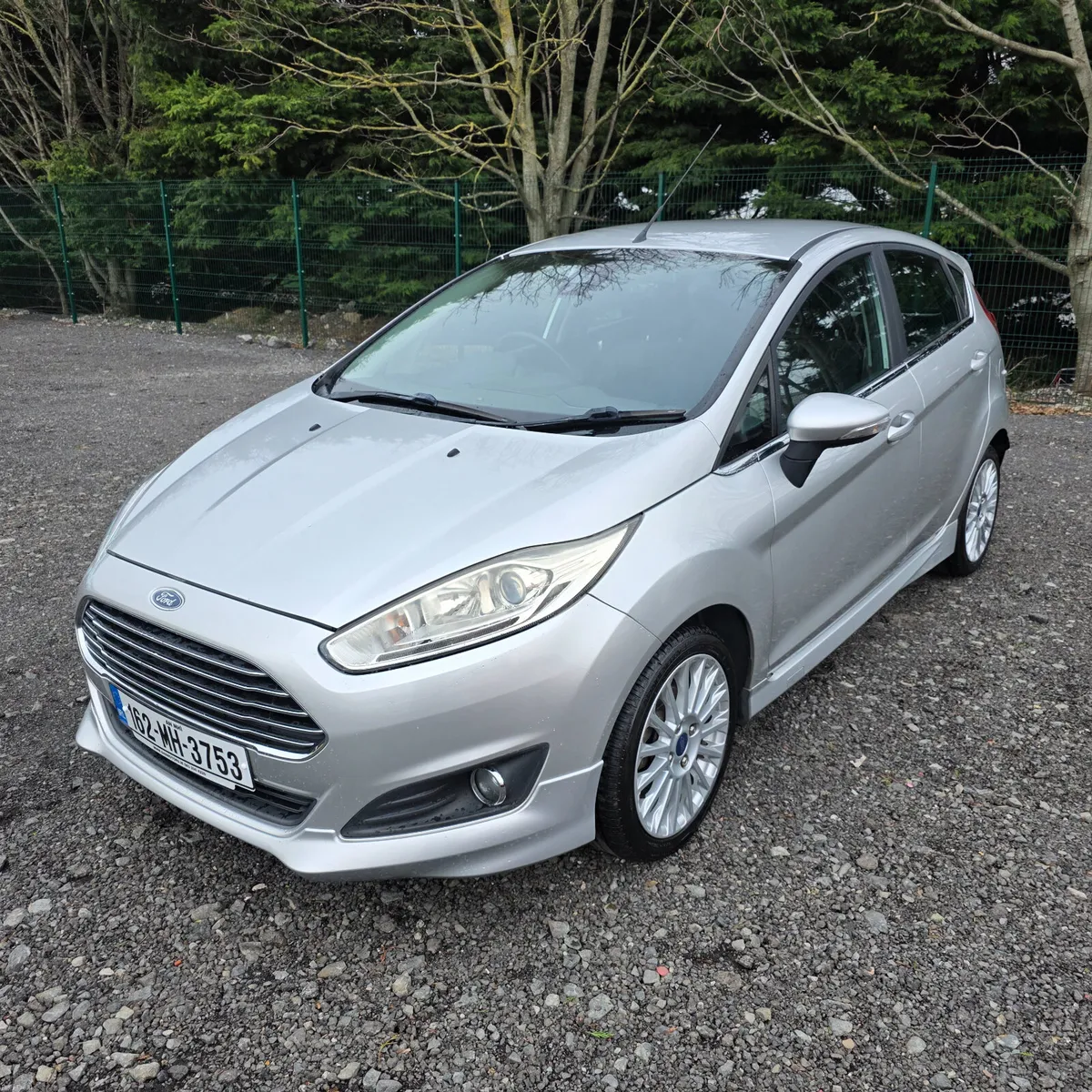 Ford Fiesta Auto 2016 Low Miles Hi Spec! - Image 4