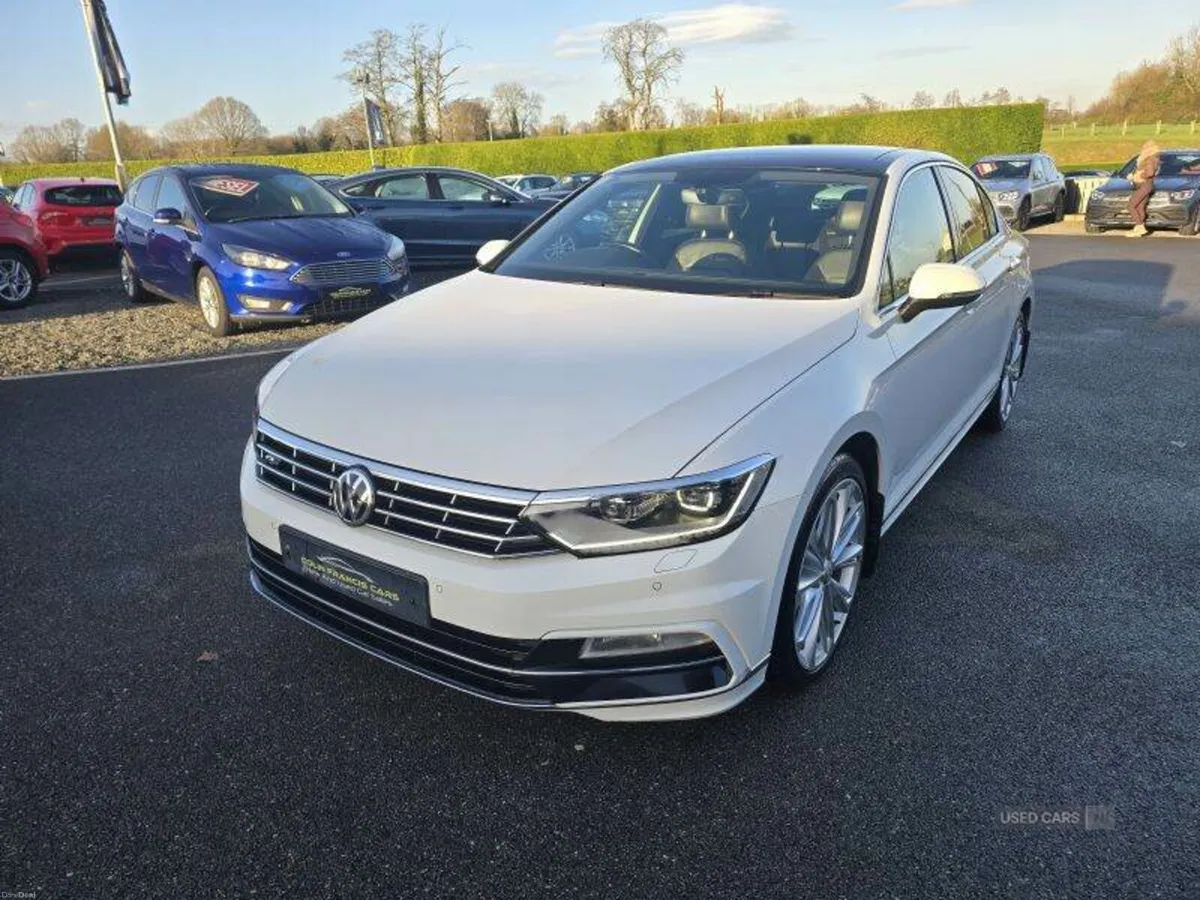 Volkswagen Passat R Line - Image 1