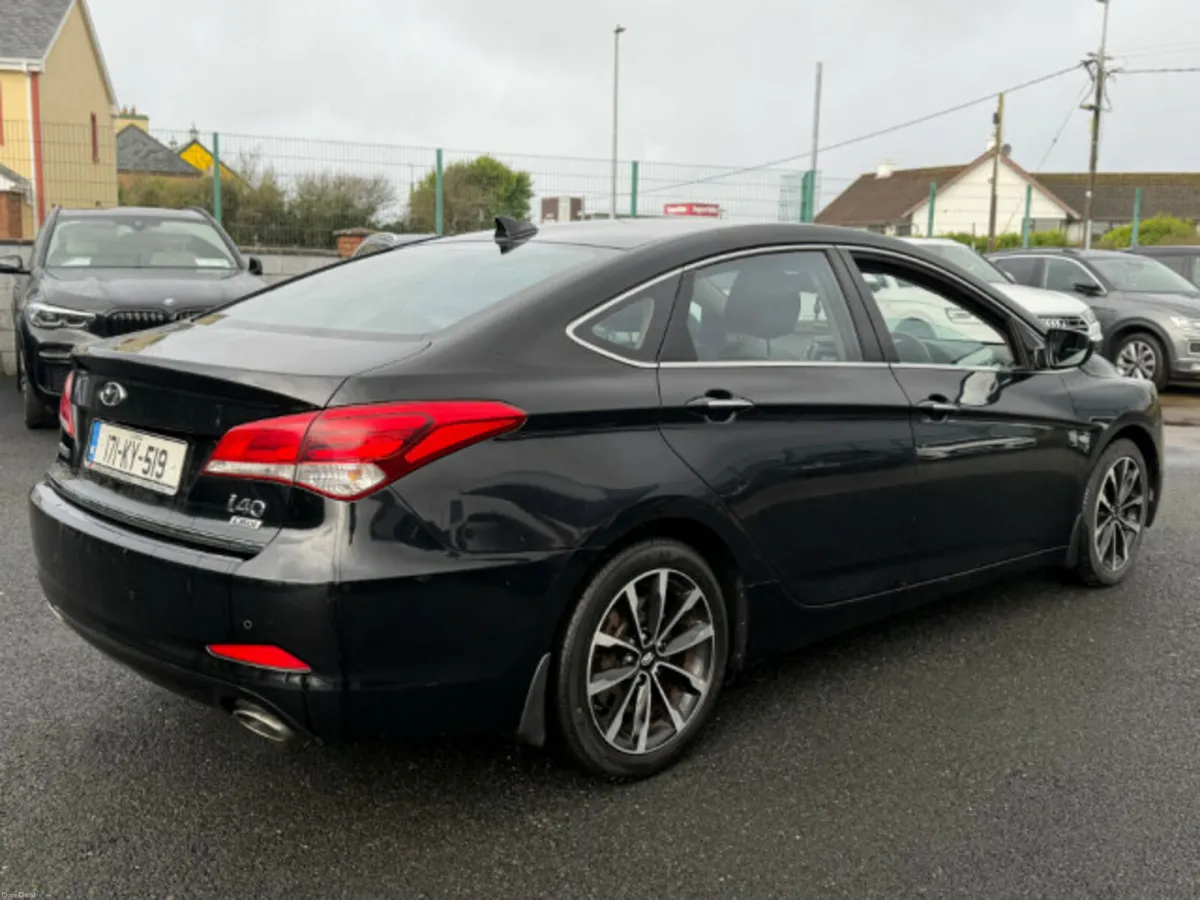 Hyundai i40 Executive 4DR - Image 2