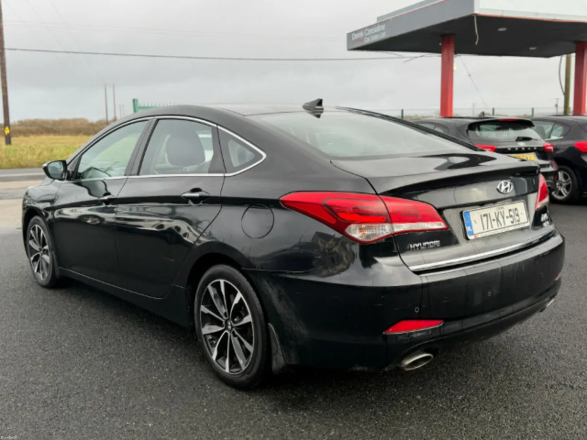 Hyundai i40 Executive 4DR - Image 3