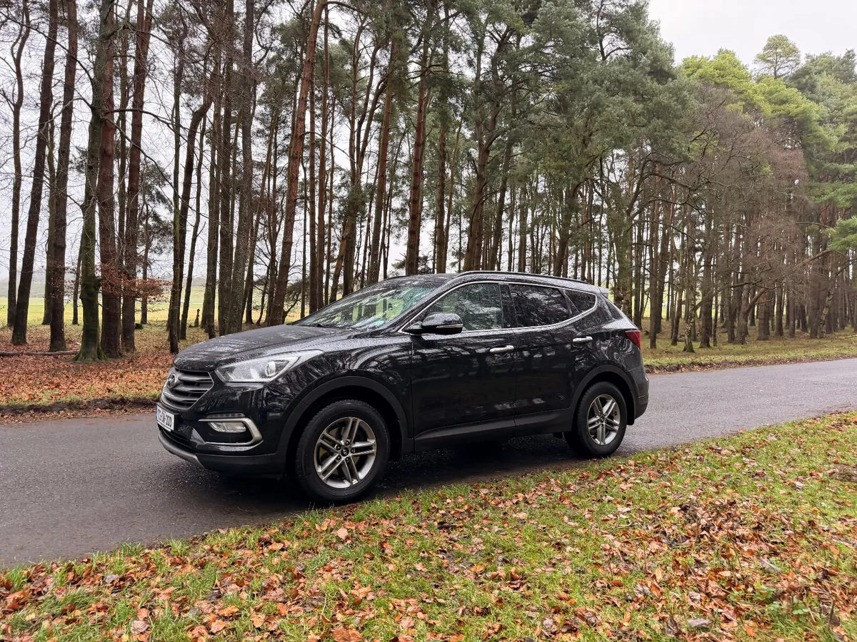 Hyundai Santa Fe 2017 4X4 Executive - Image 3