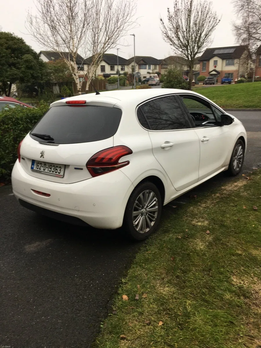 Peugeot 208 1.2 Allure 110 Low mileage. - Image 3
