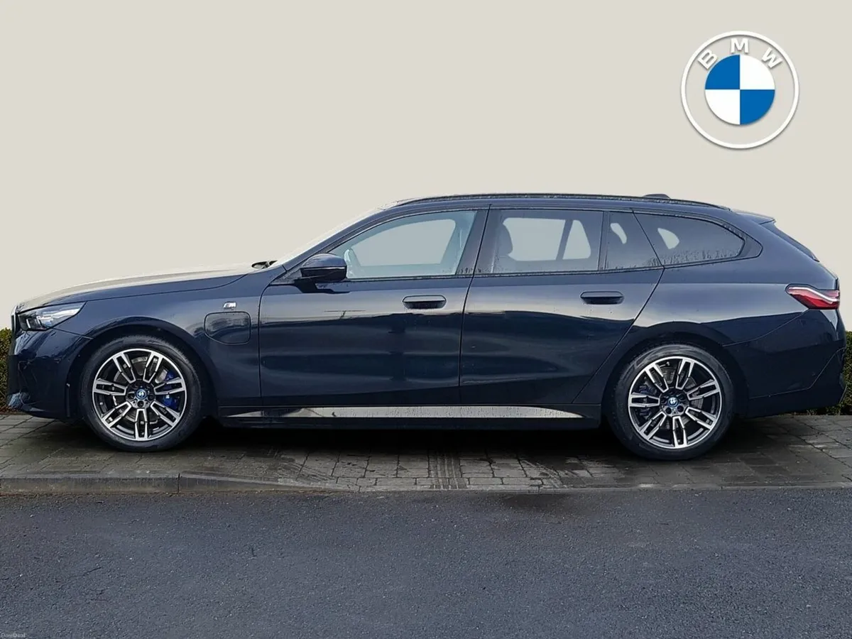 BMW 5-Series 530e M Sport Touring - Image 3