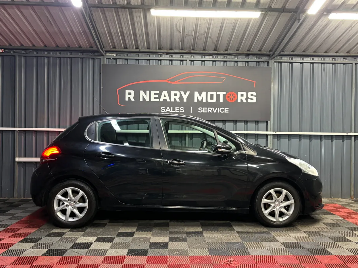 2019 192 Peugeot 208  1.5 BlueHDi 100bhp Active - Image 4