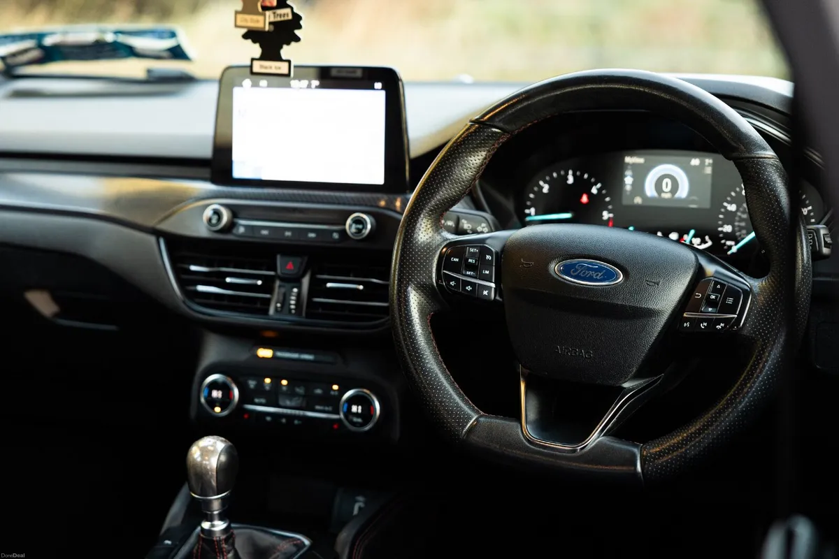 Ford Focus ST-LINE X 120PS - Image 3