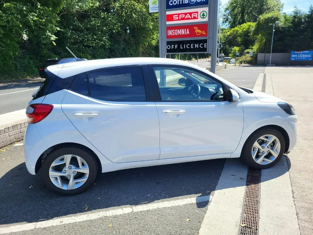 Hyundai i10 Deluxe 2023 Automatic - Image 2