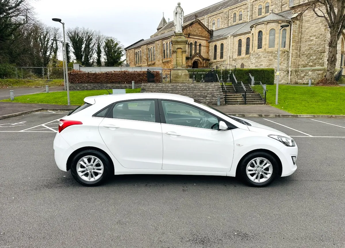 Hyundai i30 2016 - Image 2