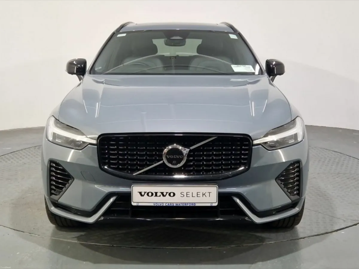 Volvo XC60 T6 PHEV Plus Dark - Image 3