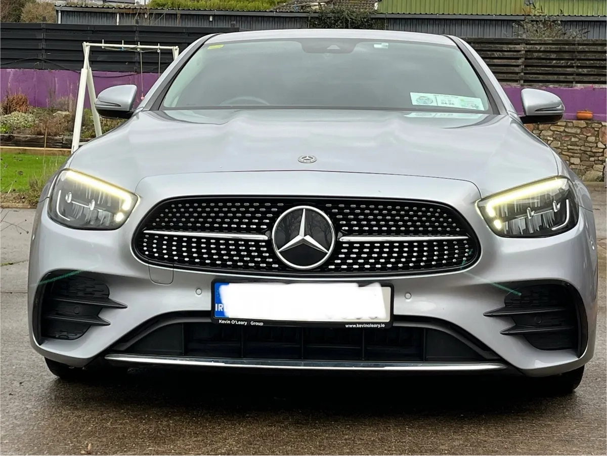 Mercedes E 220 diesel saloon - Image 1