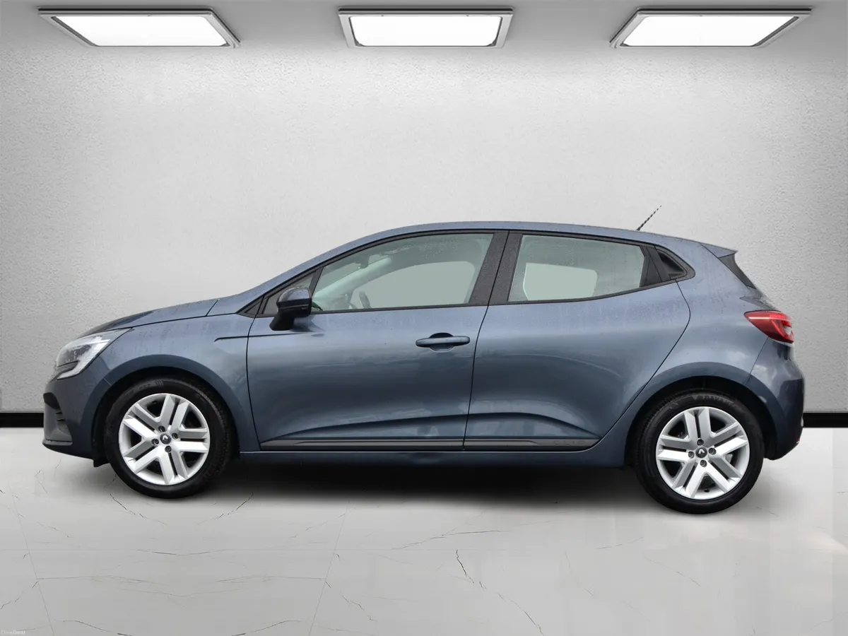 Renault Clio 2022 - Image 4