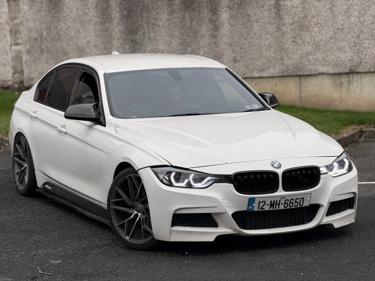 F30 318D Msport Red interior - Image 1