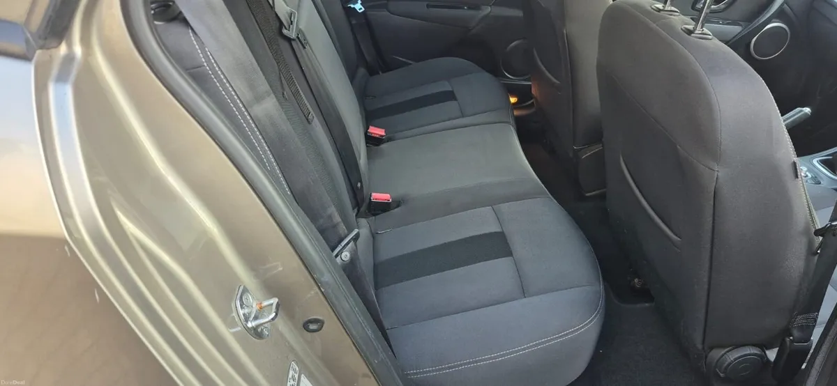 11 Renault Megane Estate NCTd - Image 2