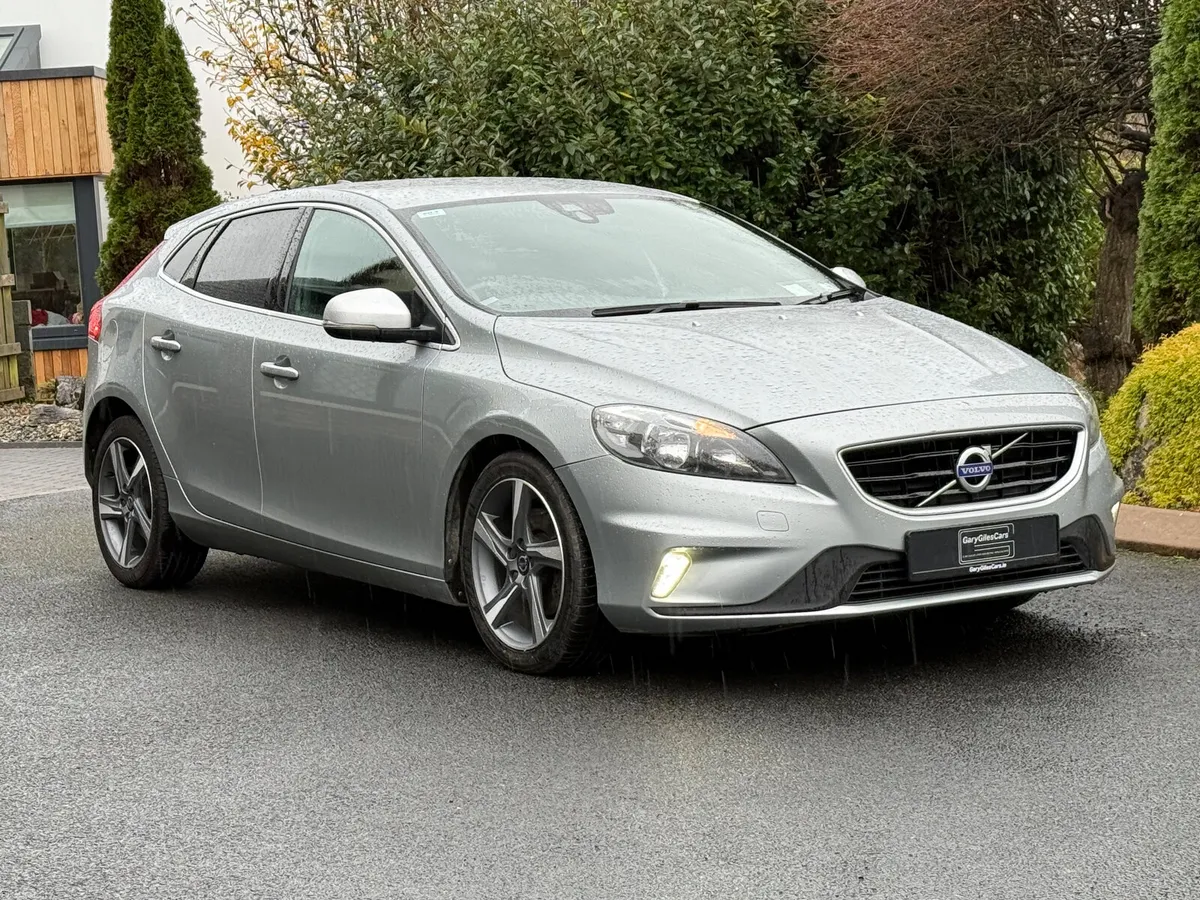 Excellent Condition 161 Volvo V40 R-Design! - Image 1
