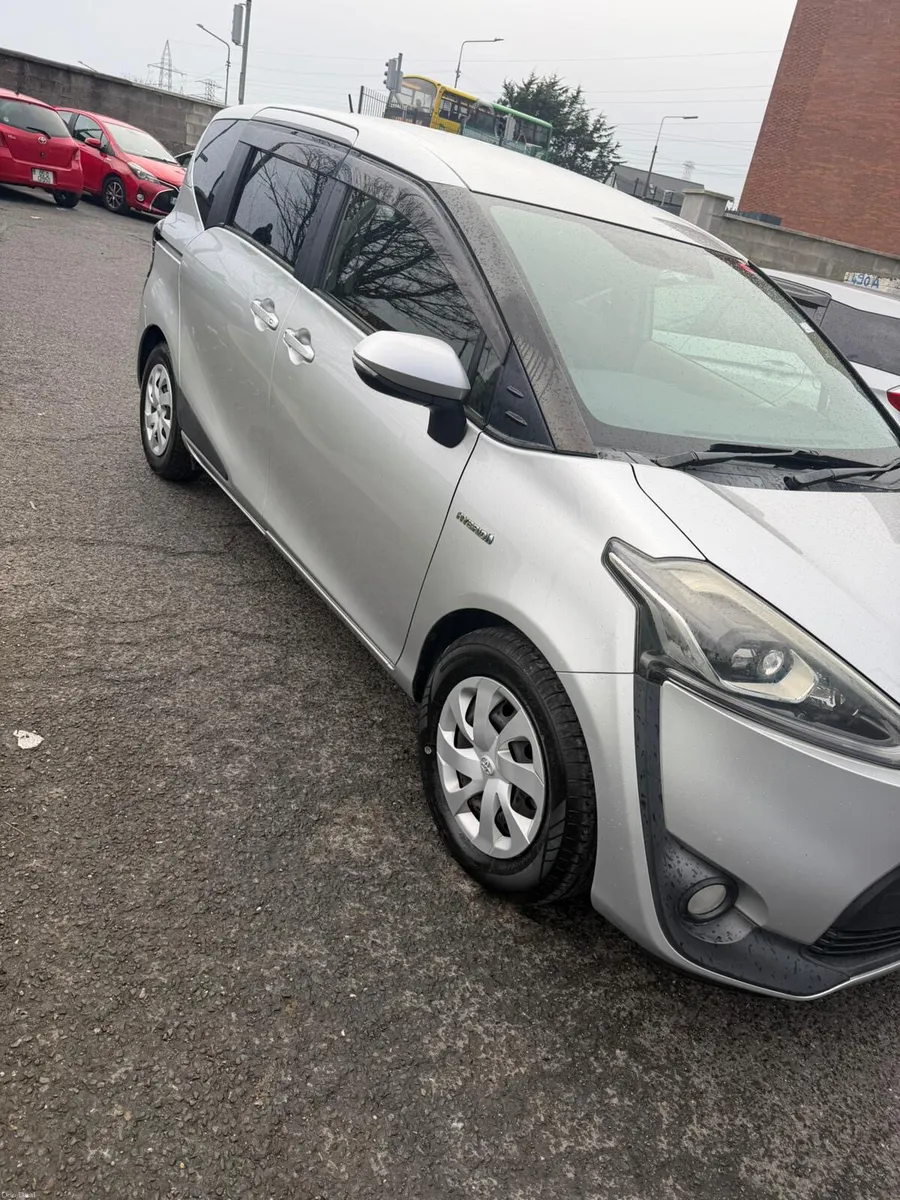 Toyota Sienta 2016 - Image 1