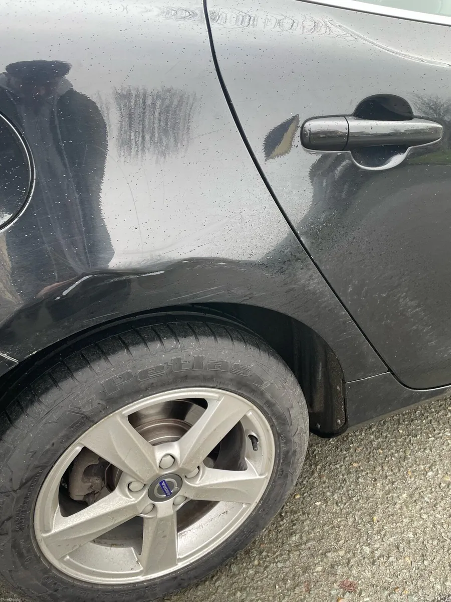 152 Volvo v40 2L Diesel - Image 4