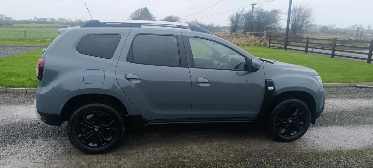 Dacia Duster SE Extreme TCe90 2022 - Image 2
