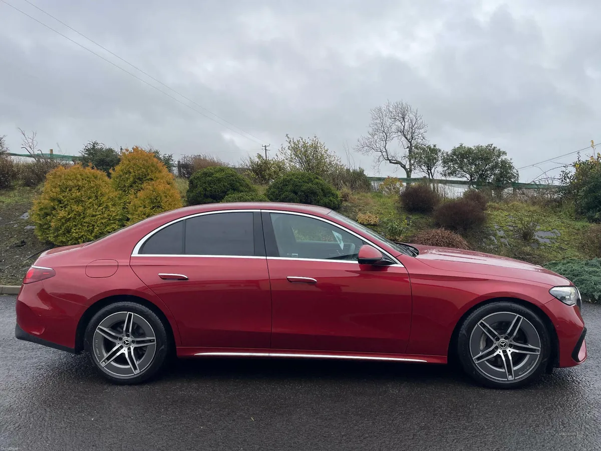Mercedes-Benz E-Class DIESEL SALOON - Image 4