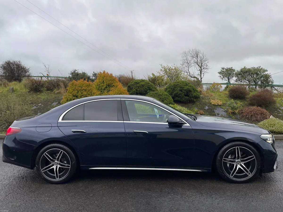 Mercedes-Benz E-Class DIESEL SALOON - Image 3