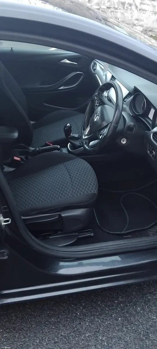 Vauxhall Astra 2016 - Image 2