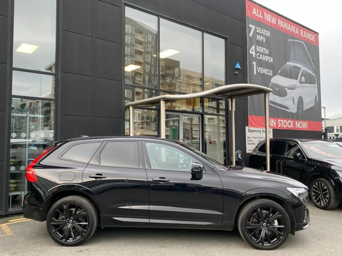 Volvo XC60 T6 Black Edition Plus AWD Recharge Auto - Image 3