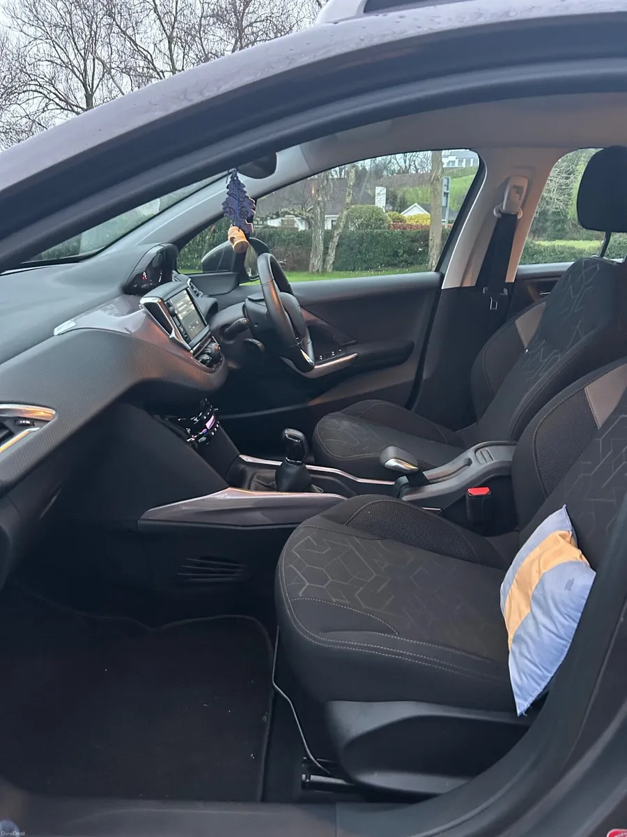 Peugeot 2008 2015 - Image 2