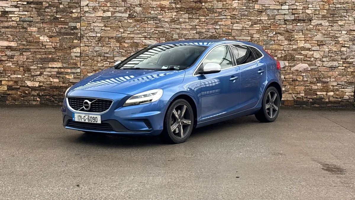 2017 Volvo V40 R-Design - Automatic - FSH - Image 3