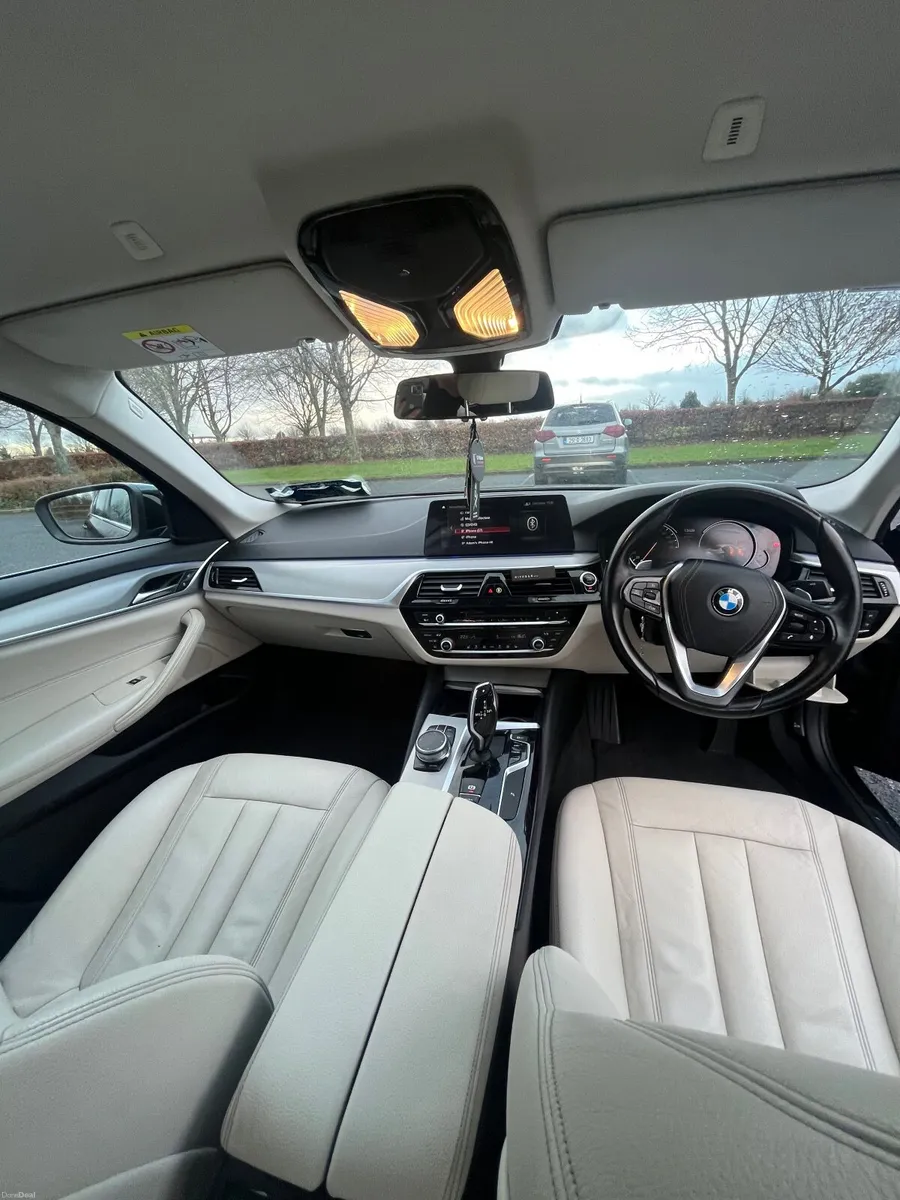BMW 5-Series 2017 - Image 2