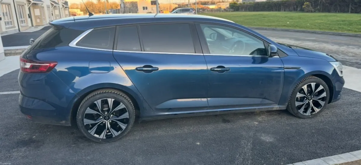 Renault Megane 2018 - Image 2