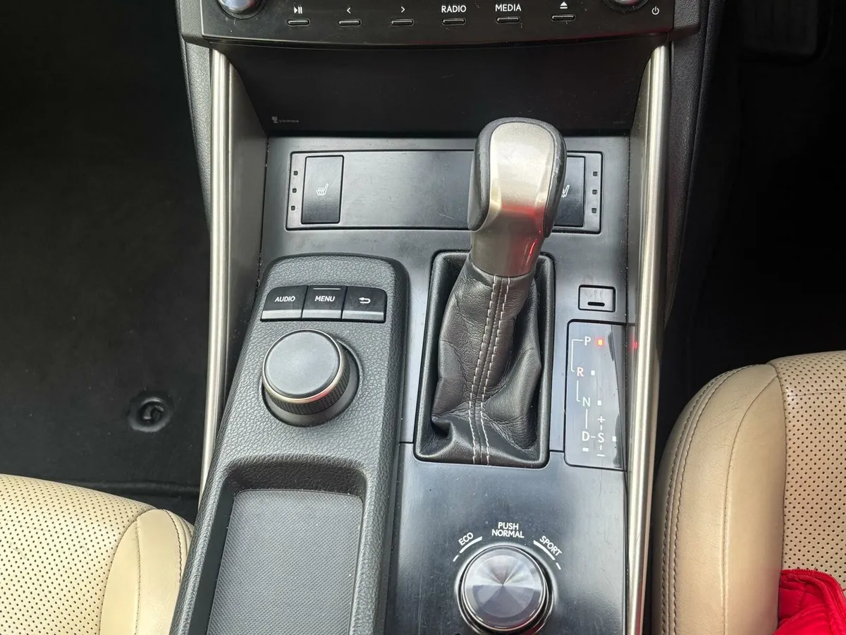 Lexus IS300H for sale - Image 4