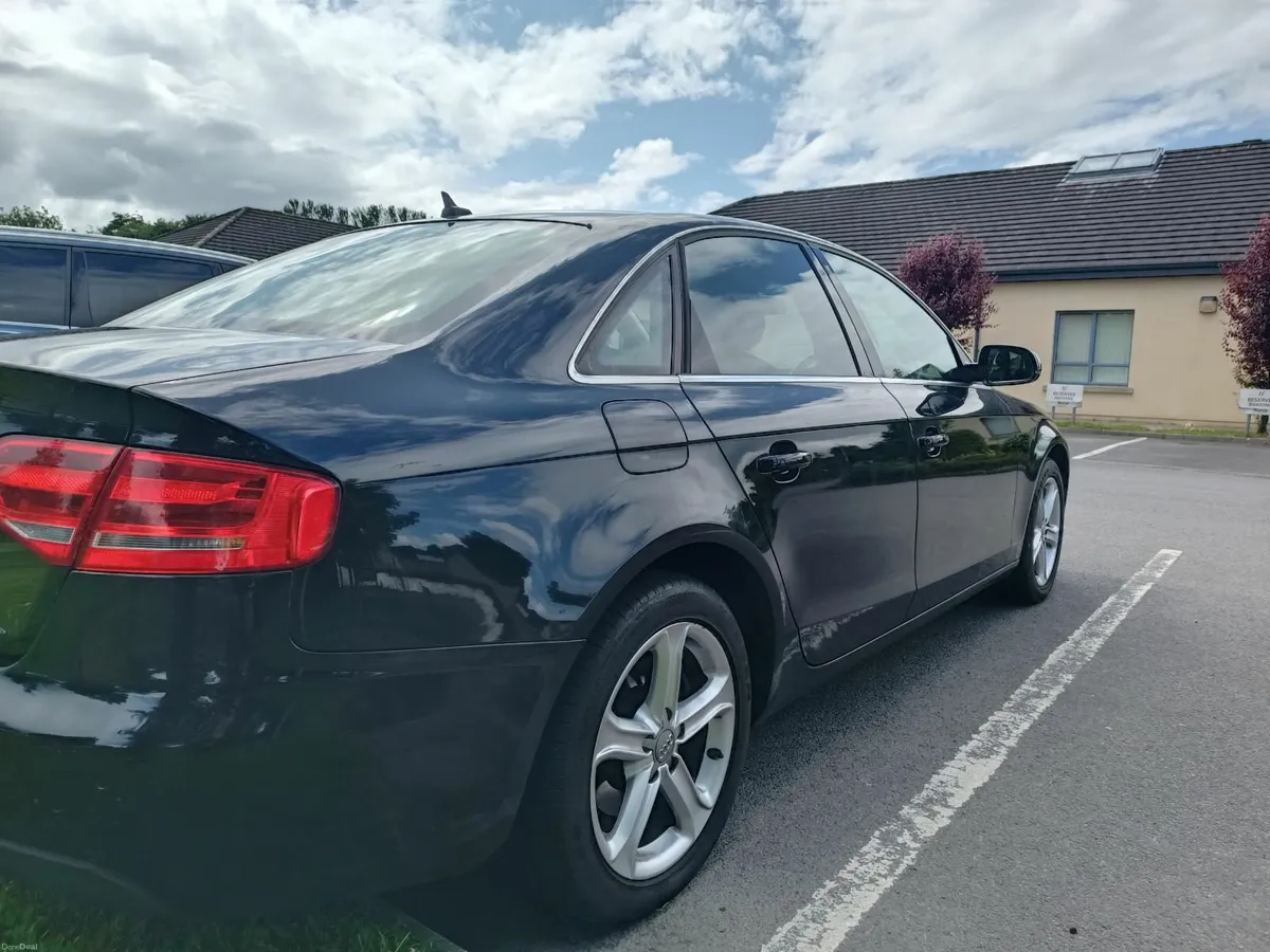 Audi A4 2009 - Image 2