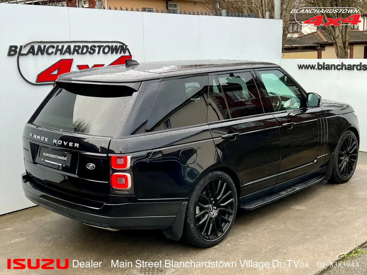 RANGE ROVER VOGUE SDV6 DIESEL TRIPLE BLACK - Image 2