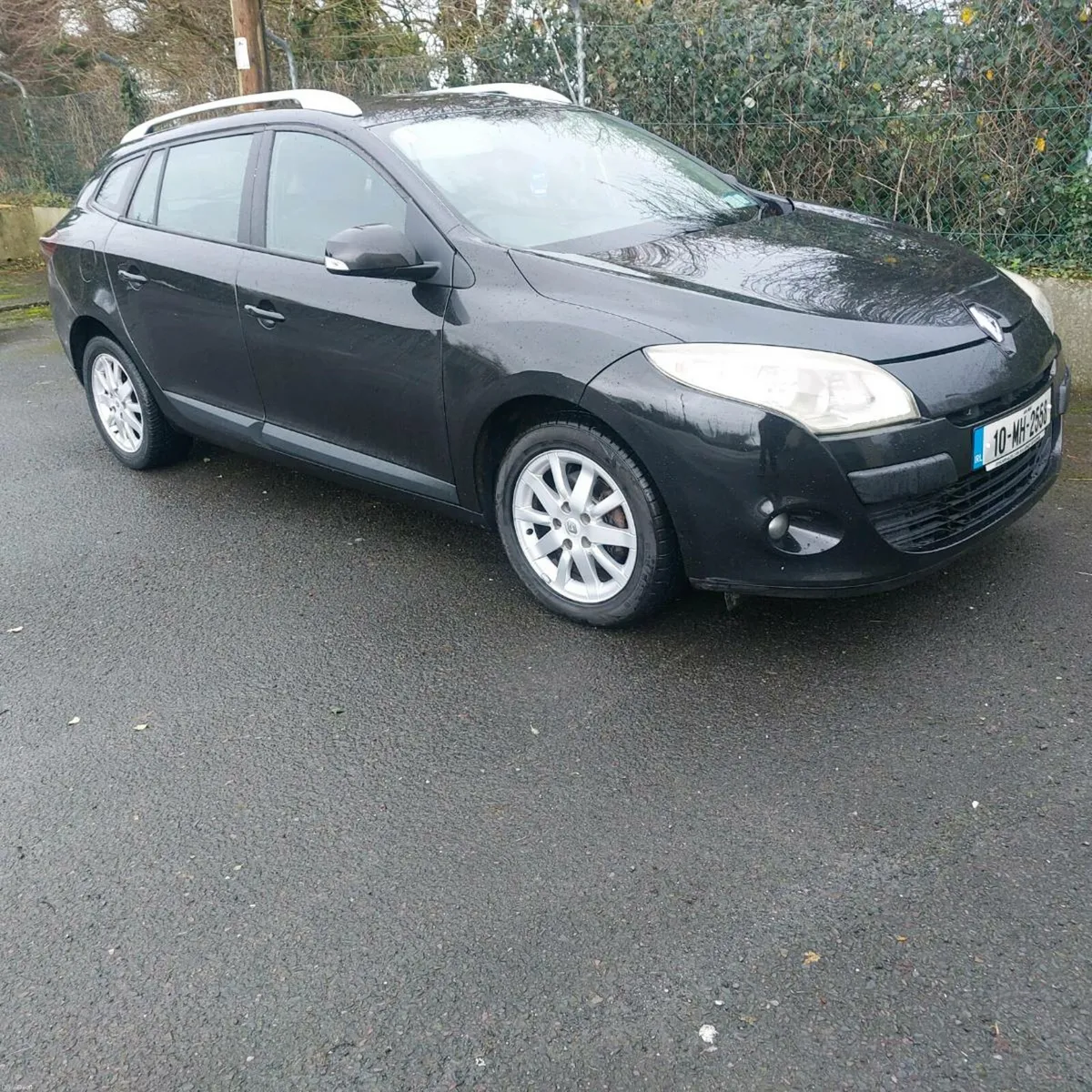 2010 renault megane estate nct 9/26 tax €200 - Image 2