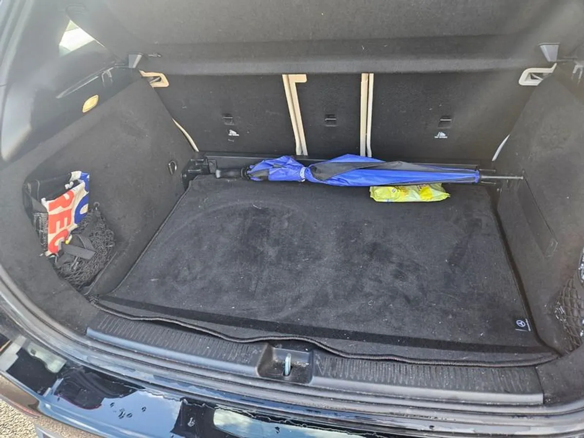 2019 Mercedes-Benz B-Class LOW MILAGE - Image 2