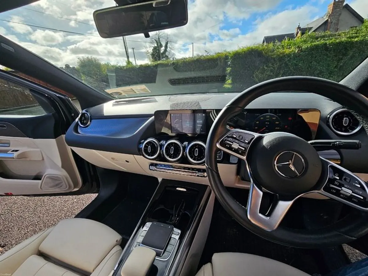 2019 Mercedes-Benz B-Class LOW MILAGE - Image 4