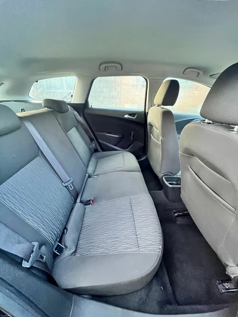 Vauxhall Astra 2013 - Image 4