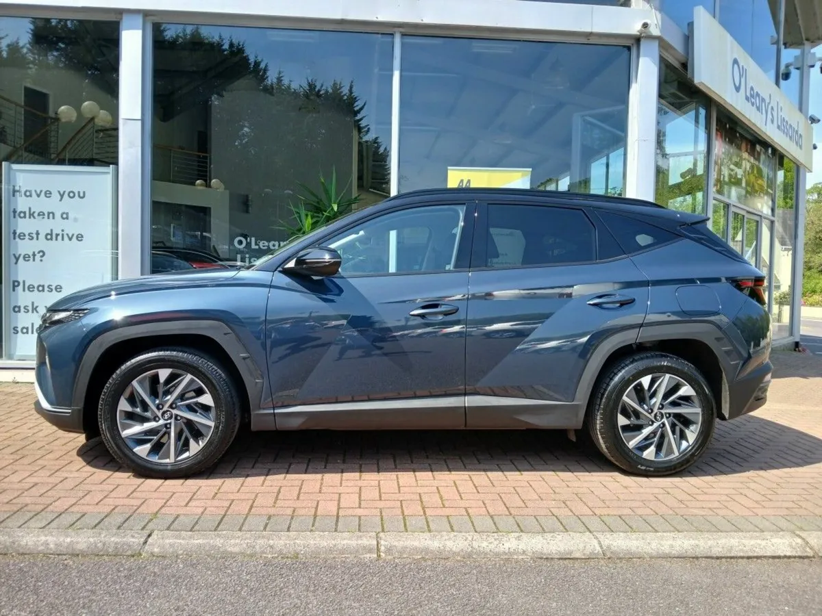 Hyundai Tucson 2WD Executive 2tone, Grey met, 77km - Image 4
