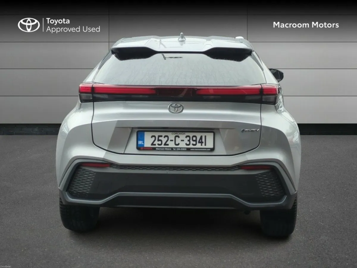 Toyota C-HR FRESH SELECTION OF TRADE-INS C-HR PHEV - Image 4