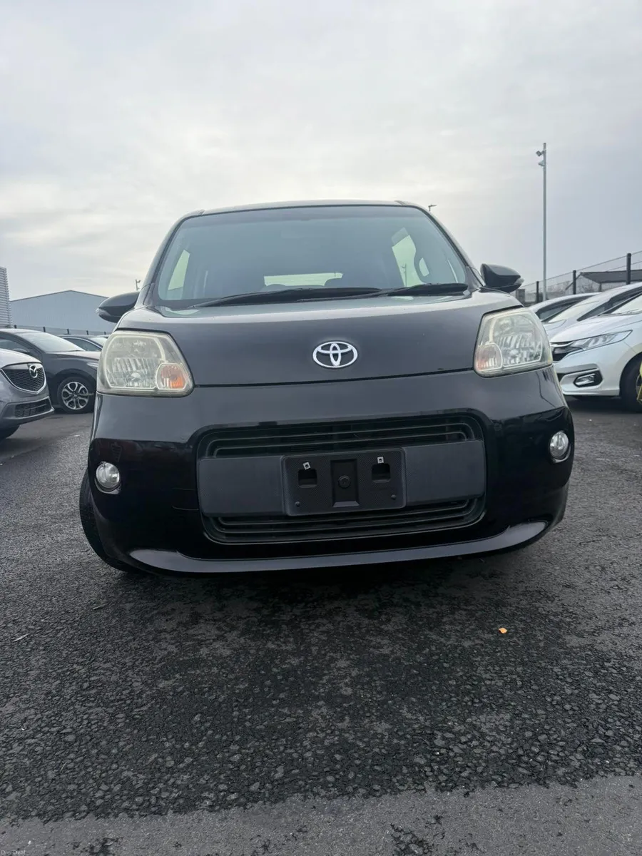 Toyota porte 2012 black - Image 1