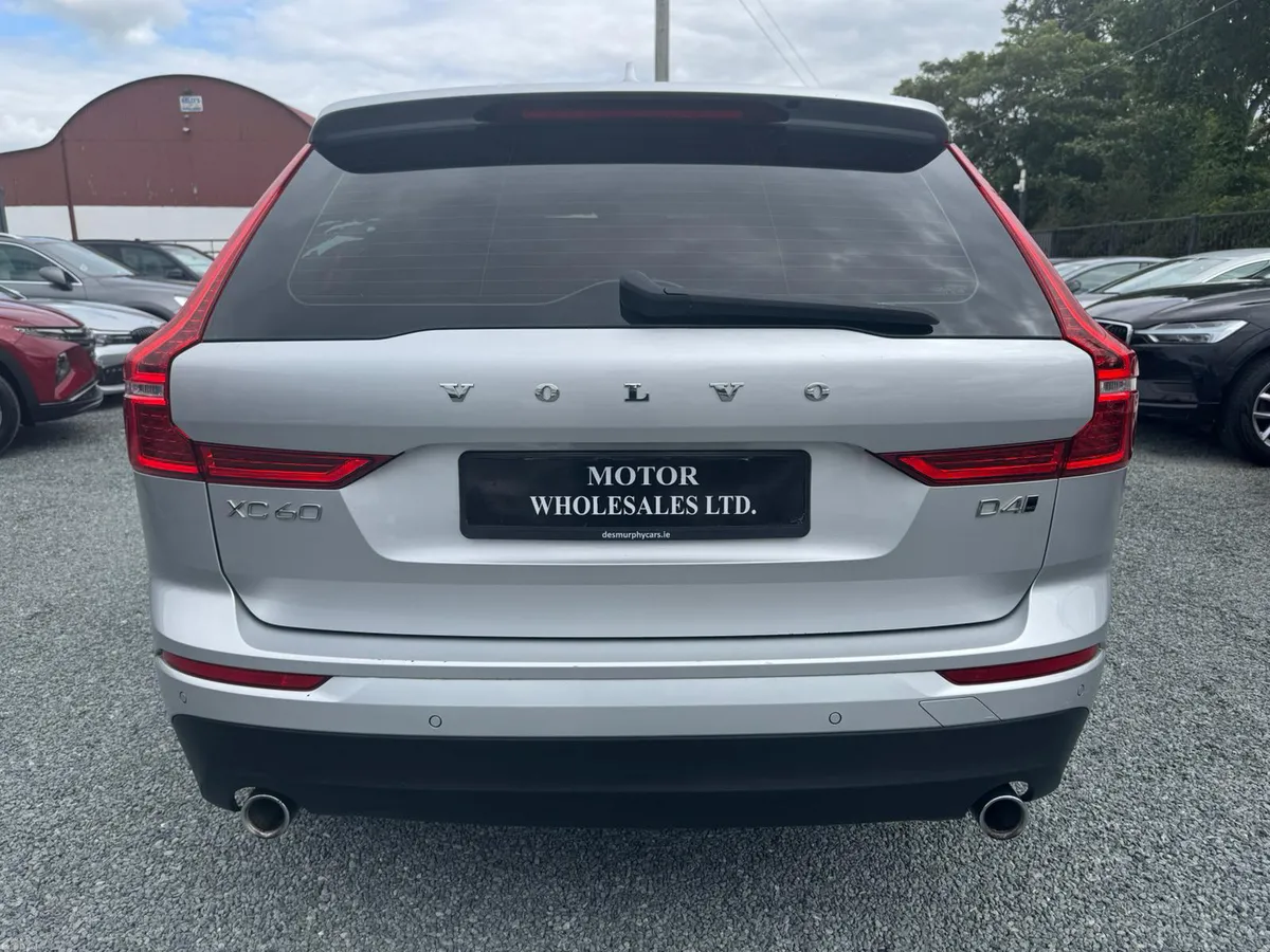 181 VOLVO XC60 20D D4 MOMENTUM 4X4 187BHP - Image 3