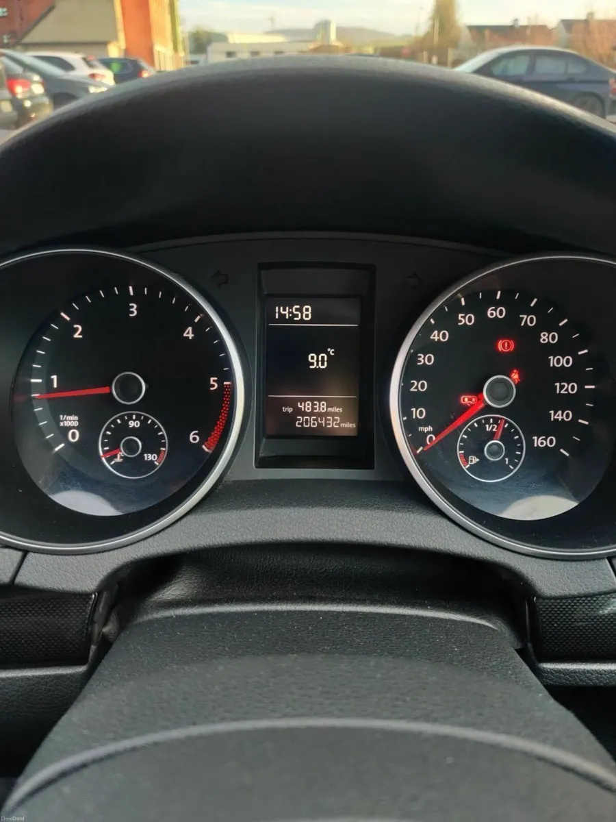 Volkswagen Golf 2009 - Image 2