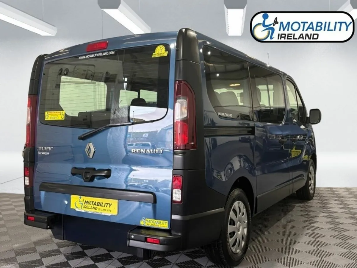 Renault Trafic Wheelchair Accessible - Image 2