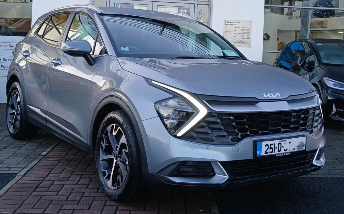 Kia Sportage K3 1.6 TDI **HEATED FRONT & BACK SEAT - Image 1