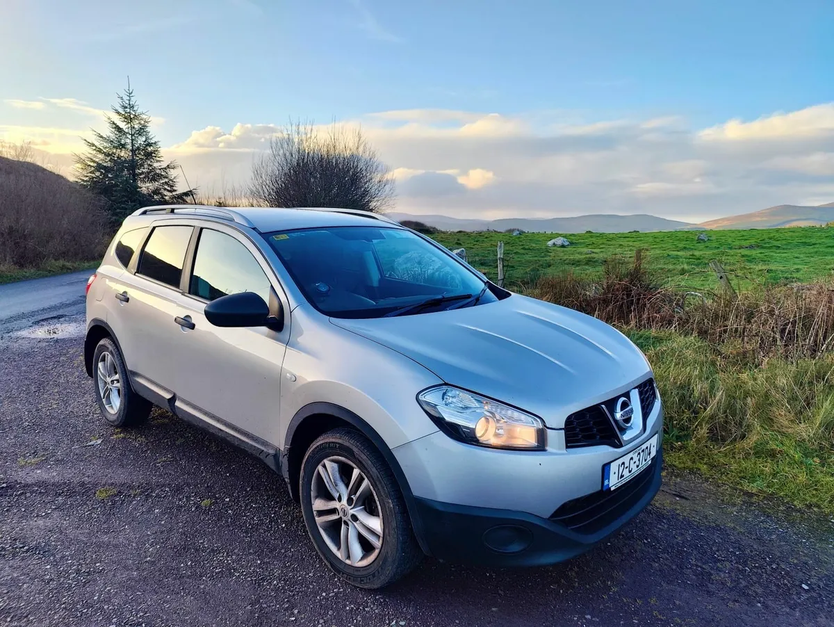 Nissan Qashqai 4x4 7 seater - Image 4