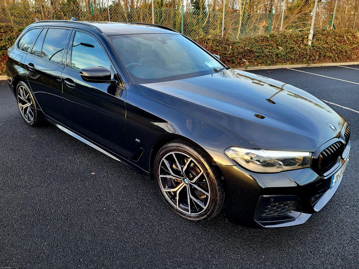2021 BMW 520D M SPORT AUTO TOURING - Image 1