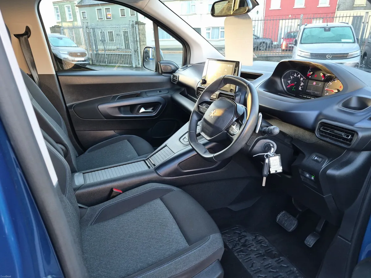 Peugeot Rifter Lowered Floor Wheelchair Access - Image 6