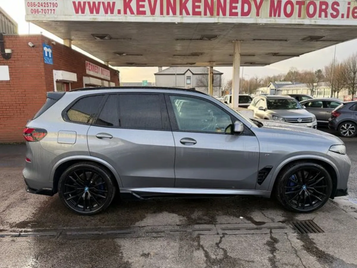 BMW X5 XDRIVE50E M SPORT - Image 2