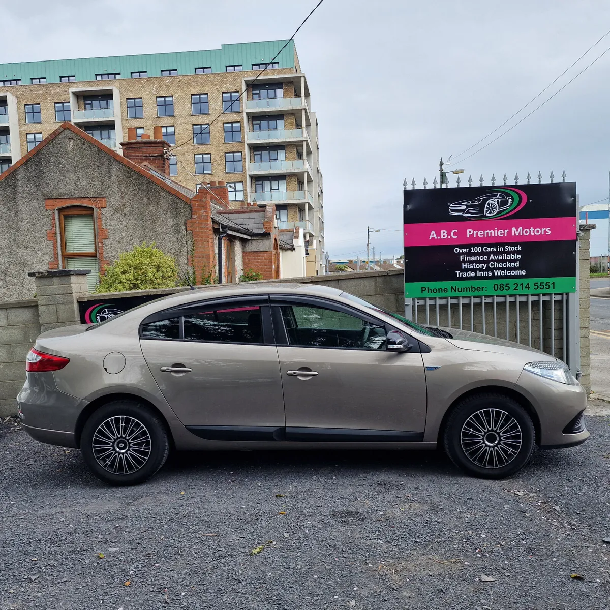 Renault Fluence 2016 Automatic - Image 4