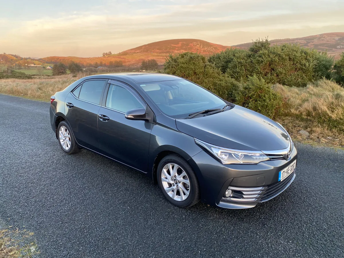 Toyota Corolla 2017 - Image 2